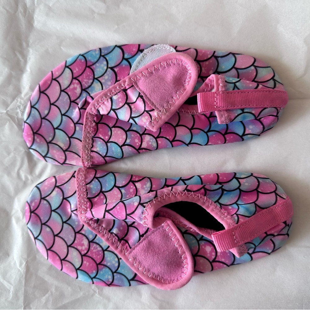 Price Drop - Centipede Demon Kids Water Shoes Girls